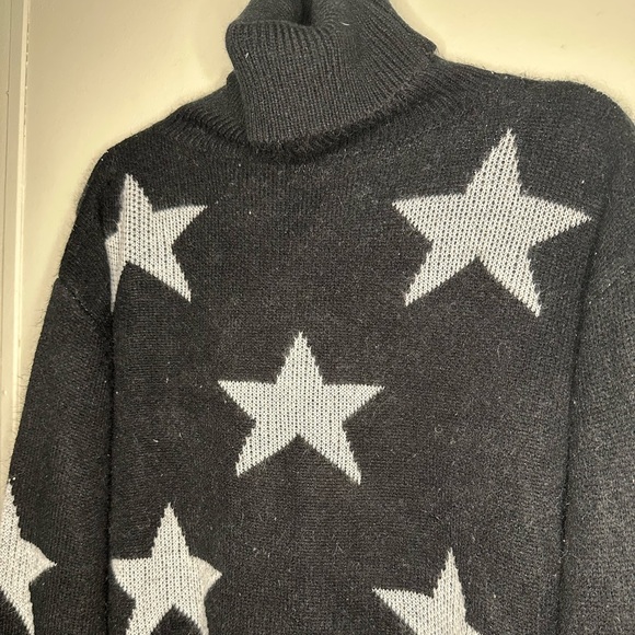 SHEIN Black And White Star Knit Turtleneck Sweater size medium - Picture 2 of 5